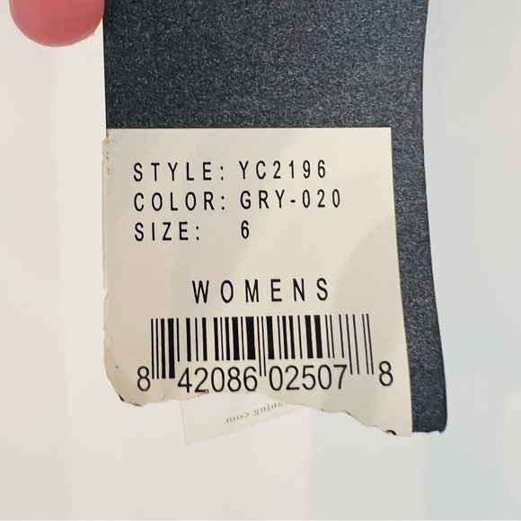 TRUE MEANING Pinstripe Blazer Blazer in Gray Size 6 - Picture 10 of 10